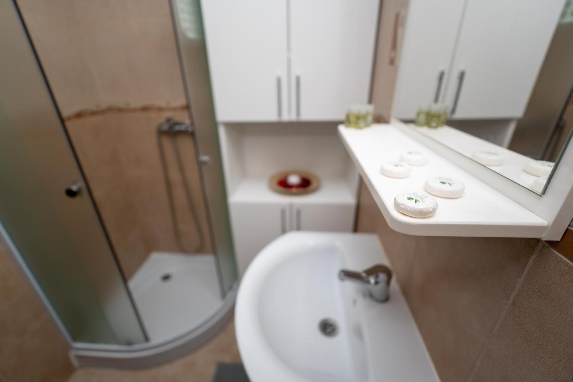 Hotel Studio Titan Bucureşti Eksteriør bilde